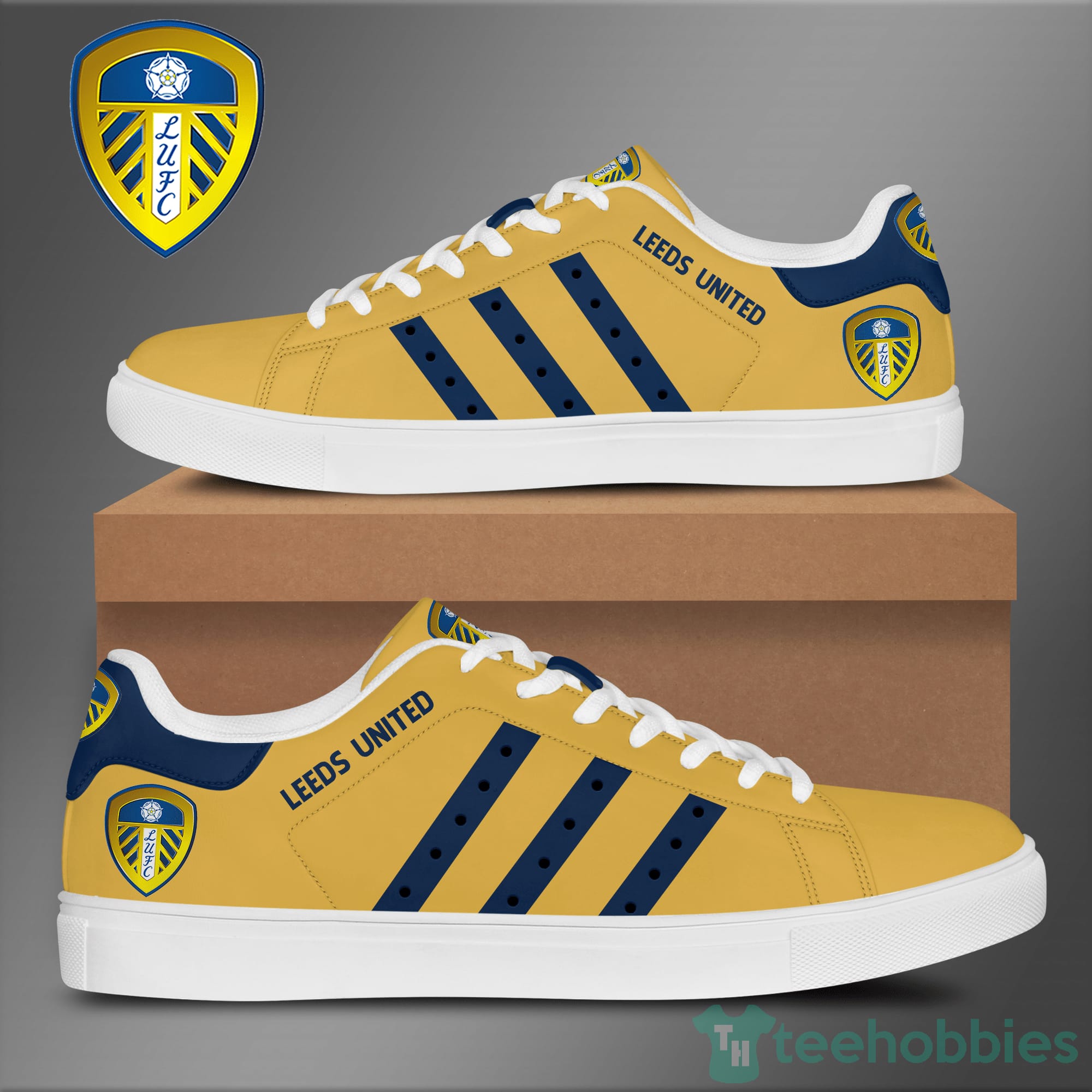 Leeds United Logo Low Top Skate Shoes Product photo 1