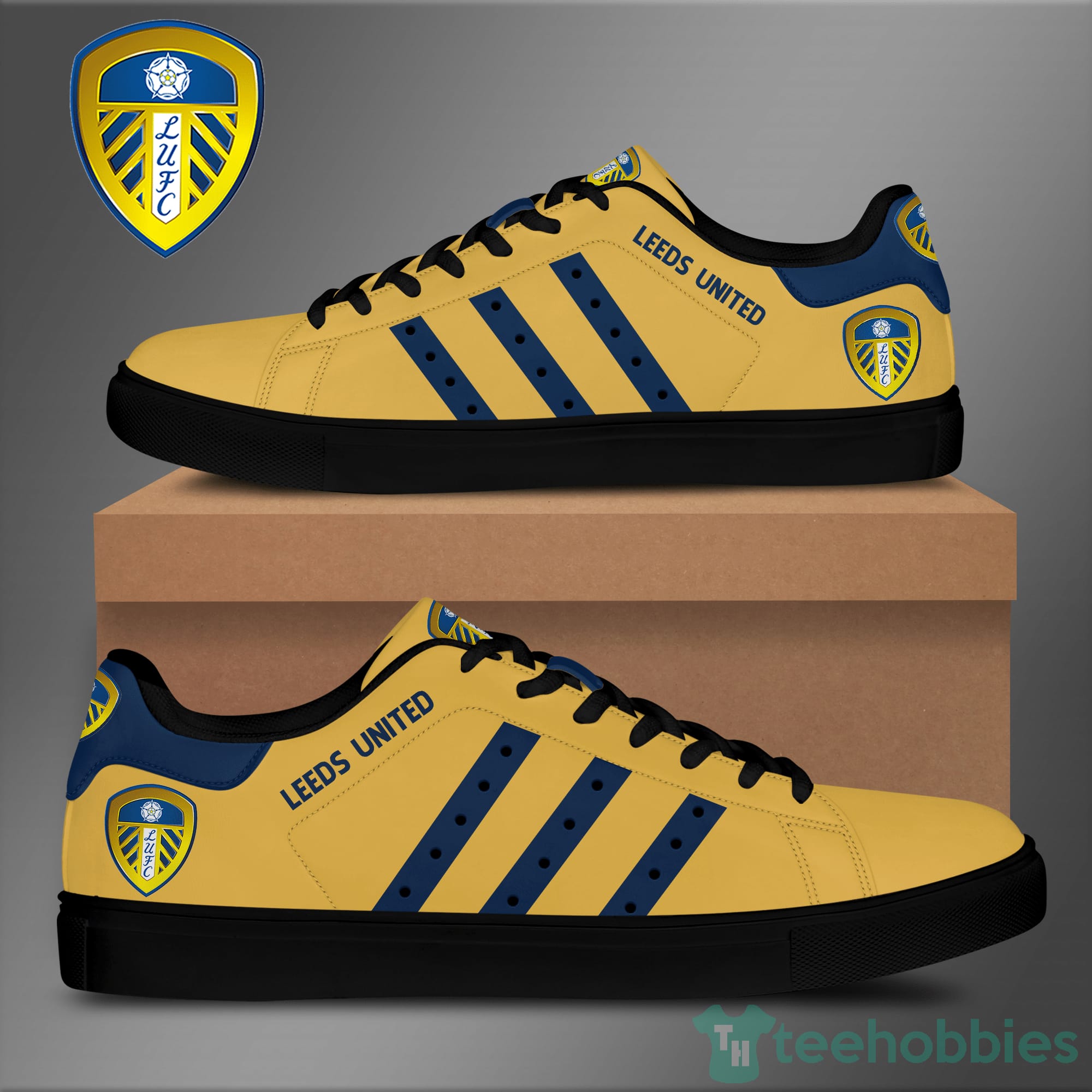 Leeds United Logo Low Top Skate Shoes Product photo 2