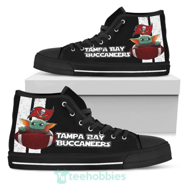 tampa bay buccaneers baby yoda high top shoes gift idea 1 TXZm0 600x600px Tampa Bay Buccaneers Baby Yoda High Top Shoes Gift Idea